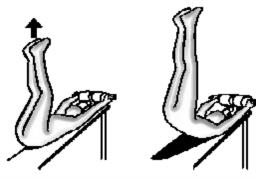 Crunch inverso su panca iclinata